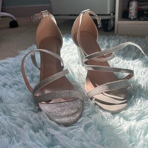 Wrapping Silver Glitter Heels 3” Women’s size 8.5